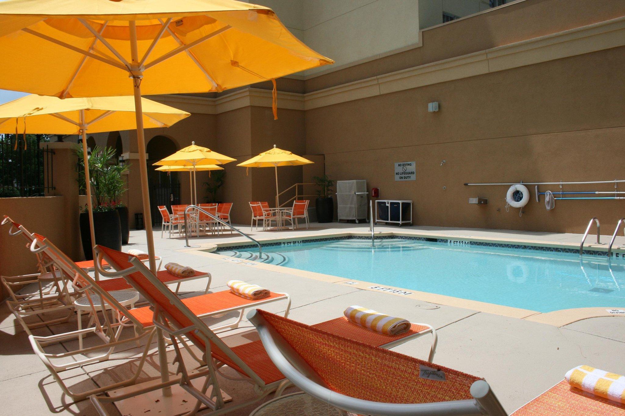 Doubletree Suites By Hilton At The Battery Atlanta Smyrna Exterior foto