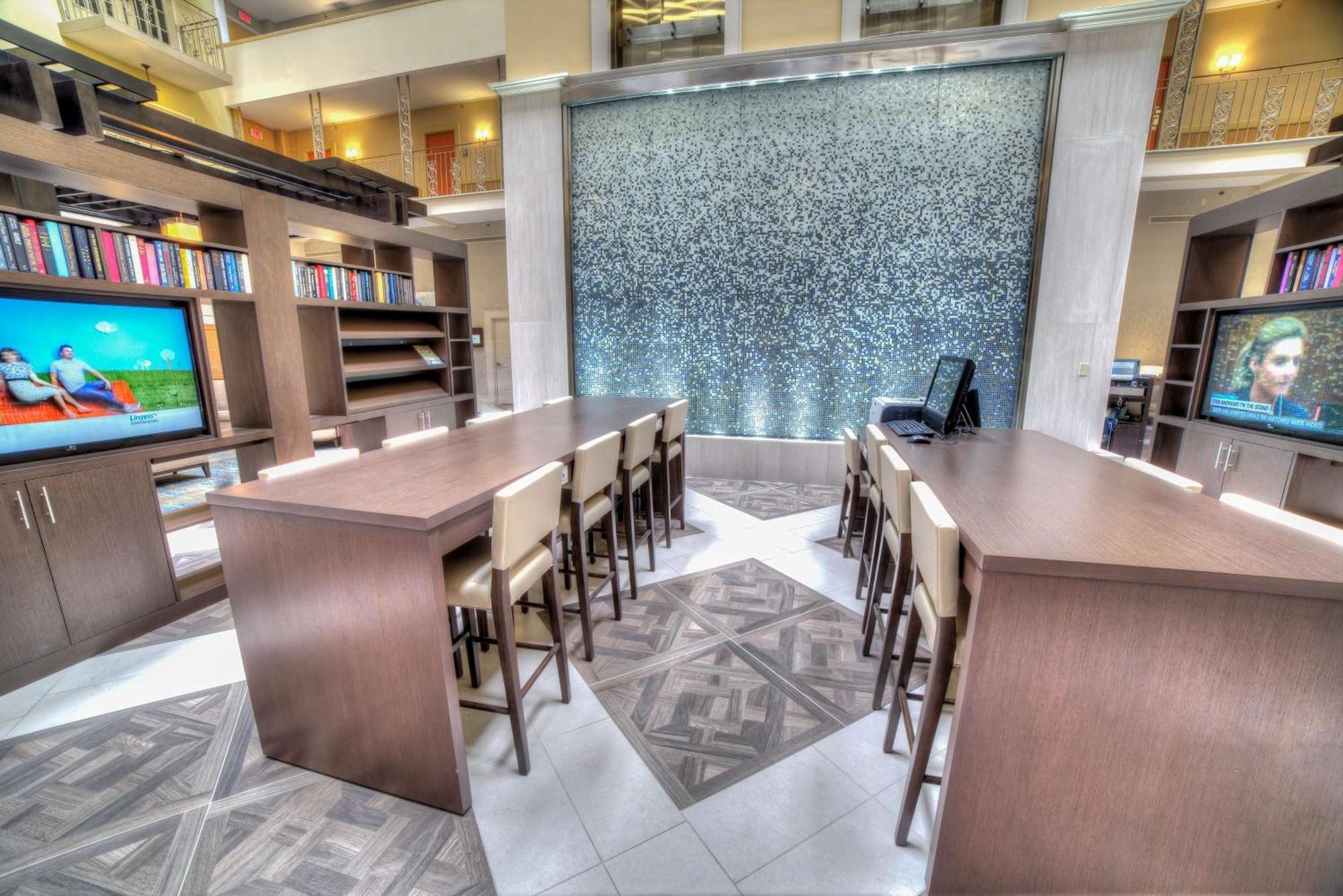 Doubletree Suites By Hilton At The Battery Atlanta Smyrna Exterior foto