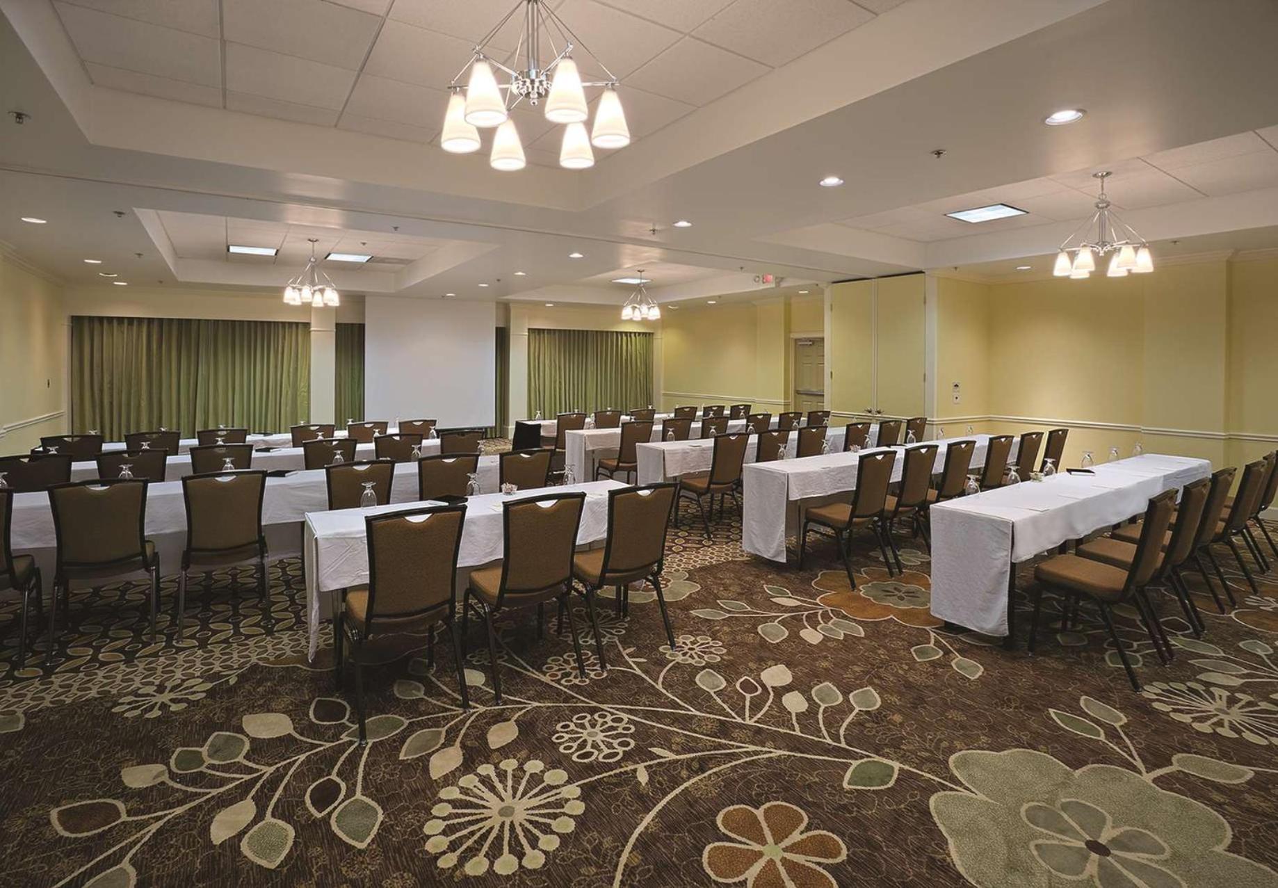 Doubletree Suites By Hilton At The Battery Atlanta Smyrna Exterior foto