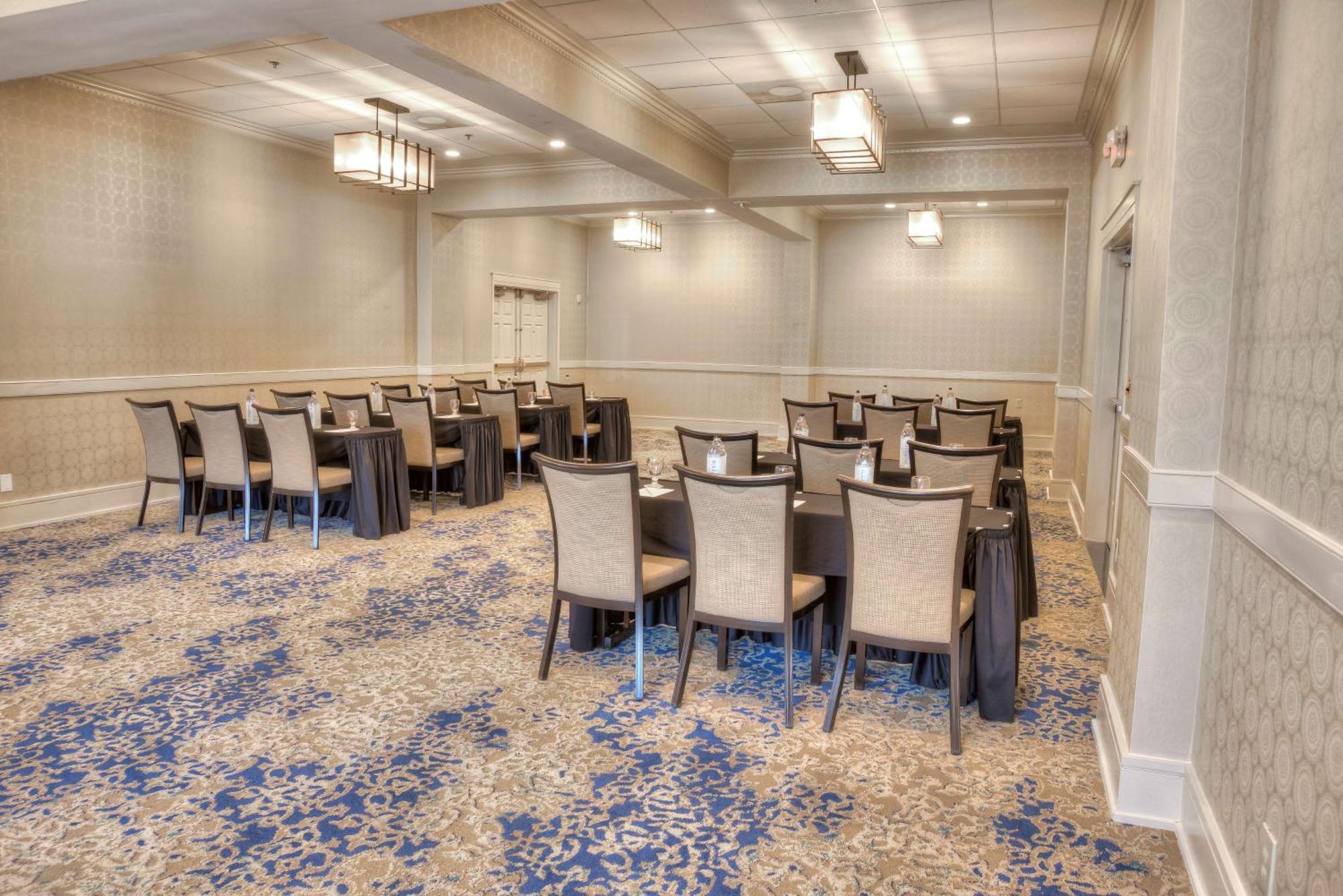 Doubletree Suites By Hilton At The Battery Atlanta Smyrna Exterior foto