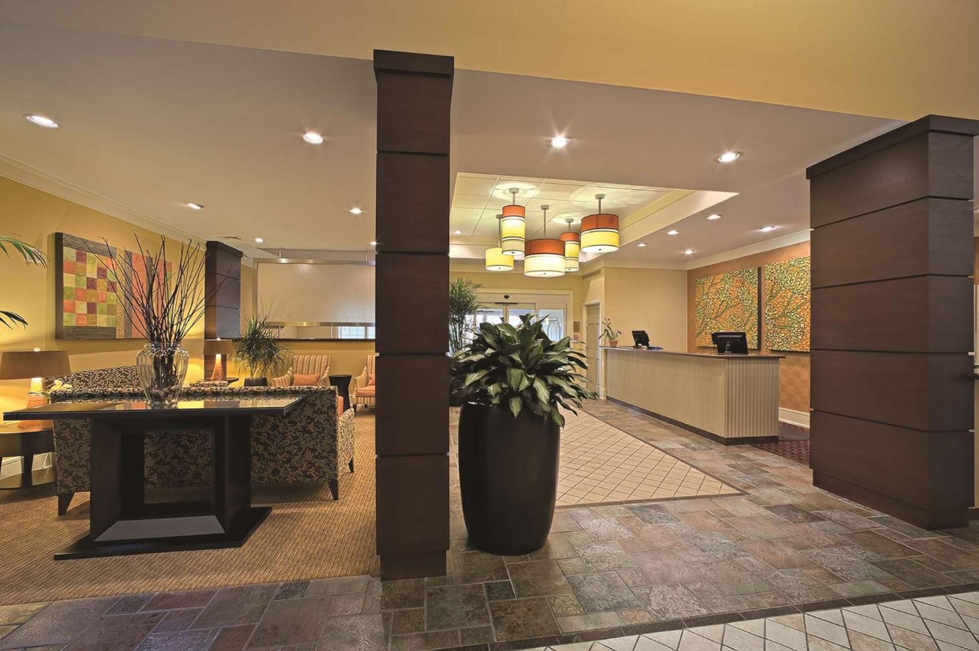 Doubletree Suites By Hilton At The Battery Atlanta Smyrna Exterior foto